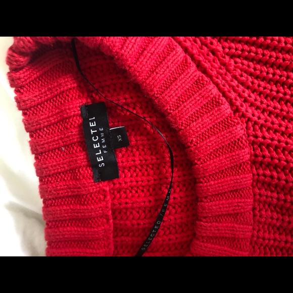Sweater Selected - Picture 2 of 3